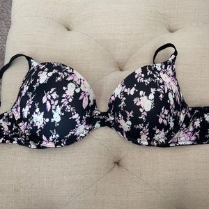 Victoria's Secret Push Up bra 32D